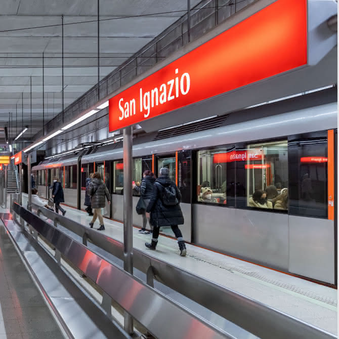 Interior estación San Ignacio